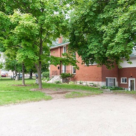 Entire 2 Bedroom Apartment Uptown Waterloo - E1 Buitenkant foto