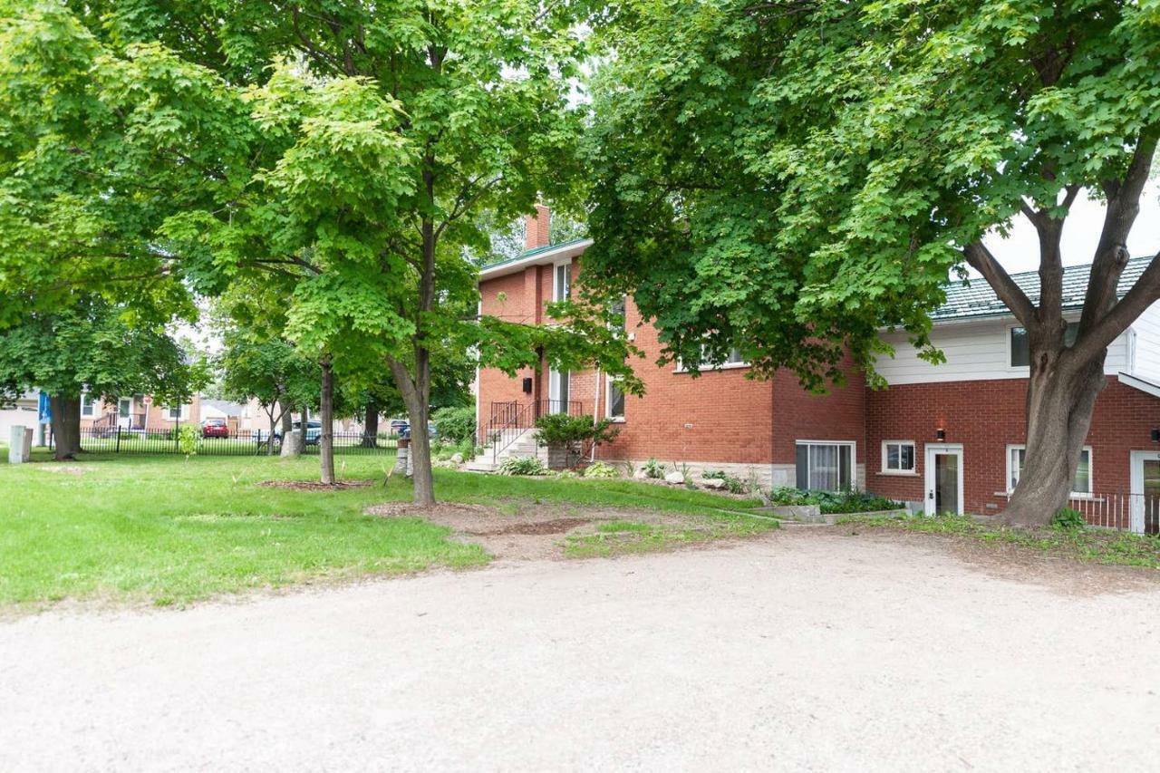 Entire 2 Bedroom Apartment Uptown Waterloo - E1 Buitenkant foto